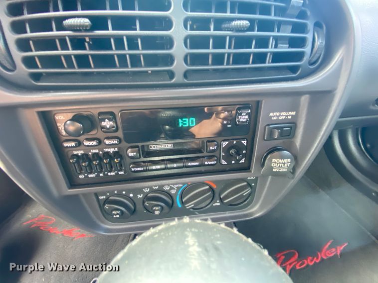 image for item HE9752 2002 Chrysler Prowler  convertible