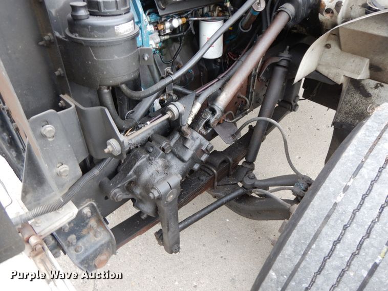 image for item HJ9583 1999 International 4700  box truck