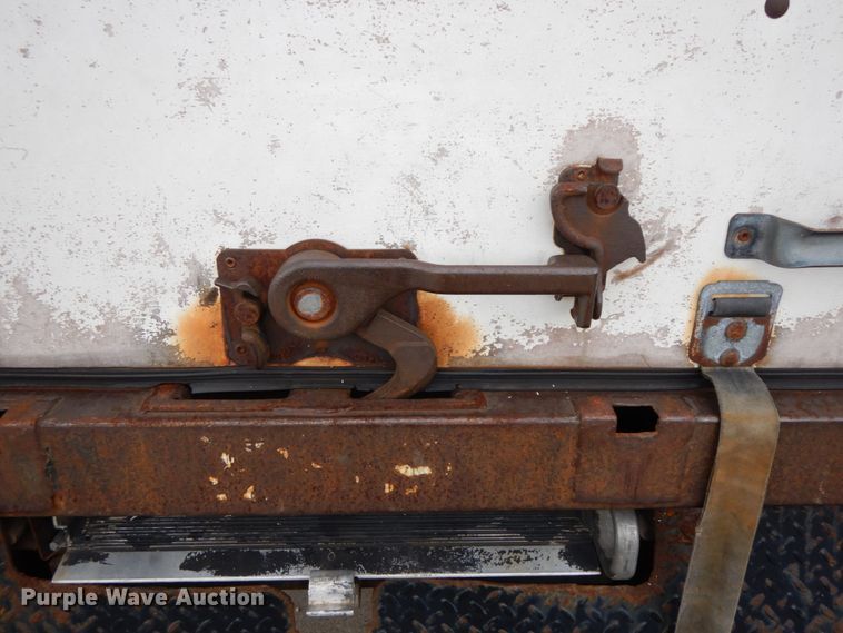 image for item HJ9583 1999 International 4700  box truck