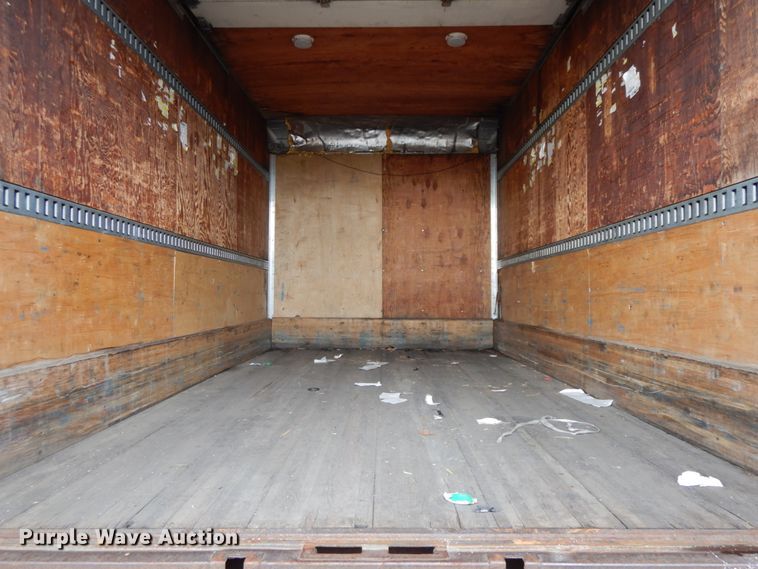 image for item HJ9583 1999 International 4700  box truck