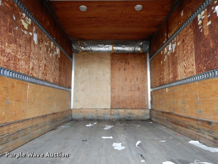 image for item HJ9583 1999 International 4700  box truck