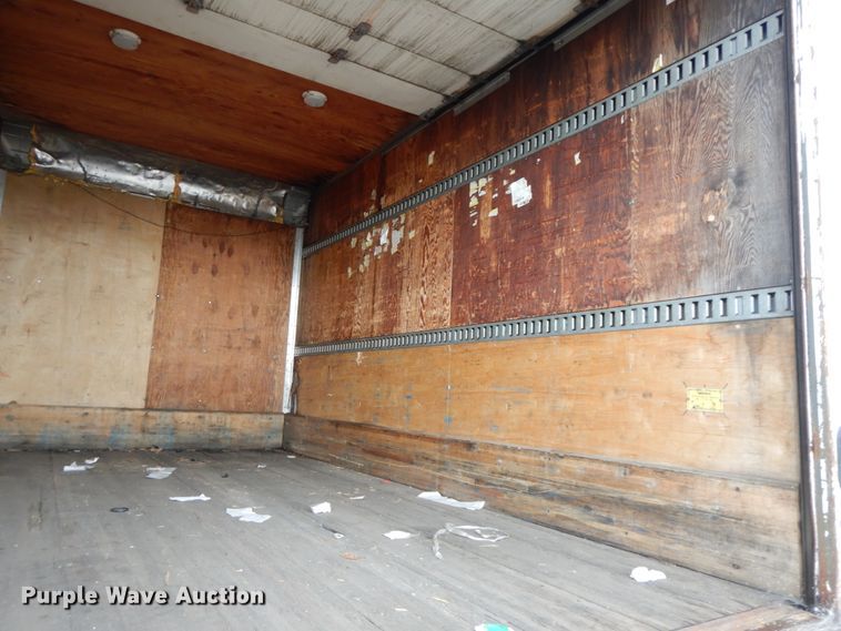 image for item HJ9583 1999 International 4700  box truck