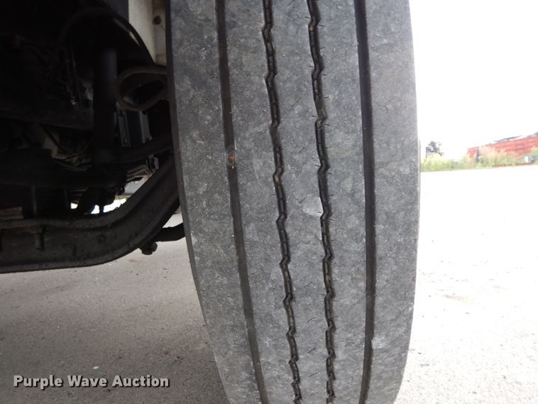 image for item HJ9583 1999 International 4700  box truck