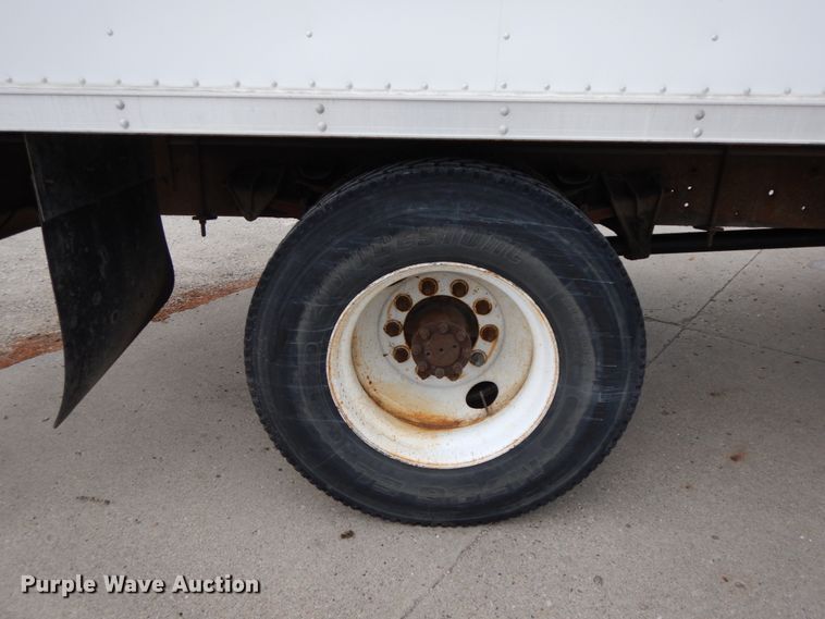 image for item HJ9583 1999 International 4700  box truck