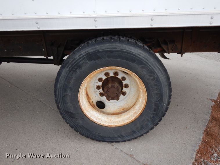 image for item HJ9583 1999 International 4700  box truck