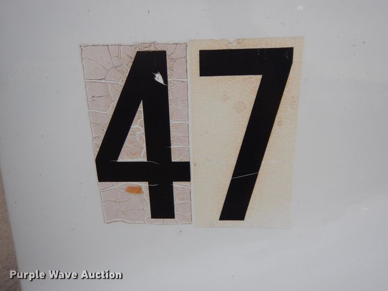 image for item HJ9583 1999 International 4700  box truck