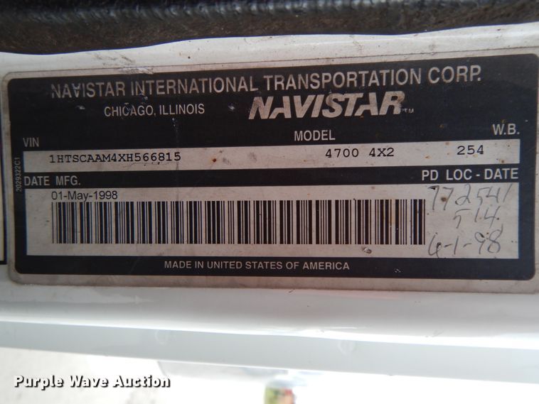 image for item HJ9583 1999 International 4700  box truck