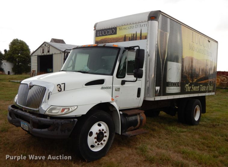 image for item HJ9584 2003 International 4300  box truck