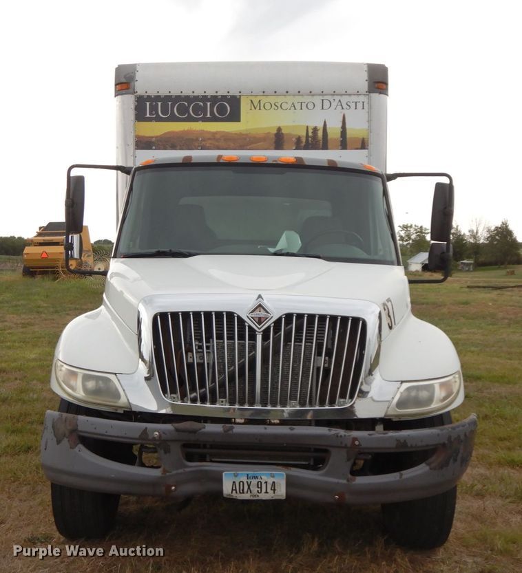 image for item HJ9584 2003 International 4300  box truck