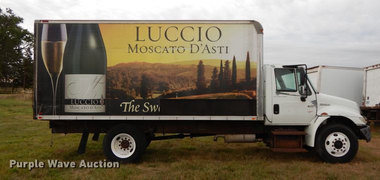 image for item HJ9584 2003 International 4300  box truck