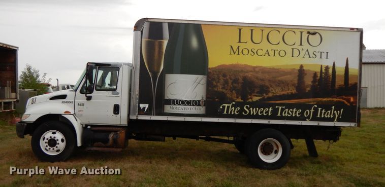 image for item HJ9584 2003 International 4300  box truck