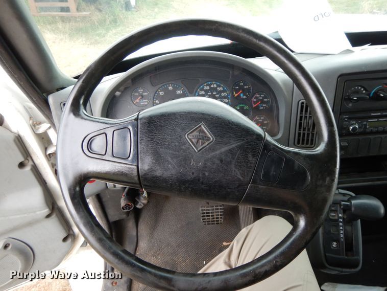 image for item HJ9584 2003 International 4300  box truck