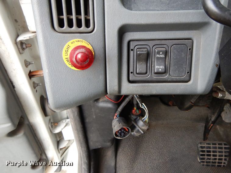 image for item HJ9584 2003 International 4300  box truck