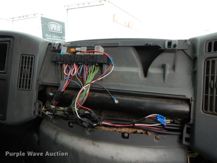 image for item HJ9584 2003 International 4300  box truck