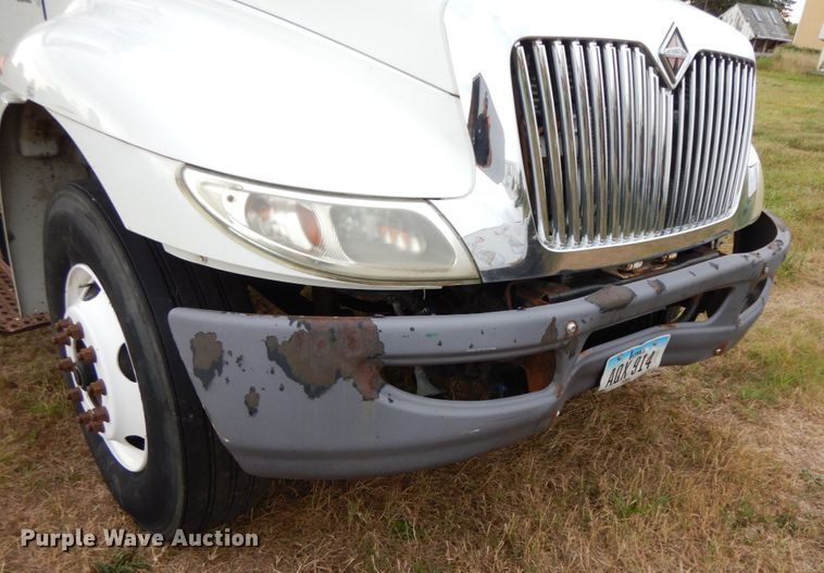 image for item HJ9584 2003 International 4300  box truck