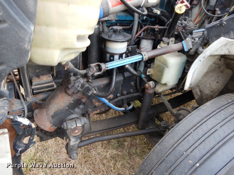 image for item HJ9584 2003 International 4300  box truck