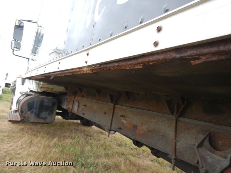 image for item HJ9584 2003 International 4300  box truck