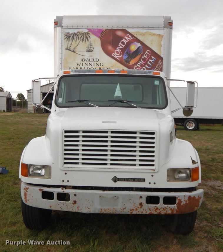 image for item HJ9585 2001 International 4700  box truck