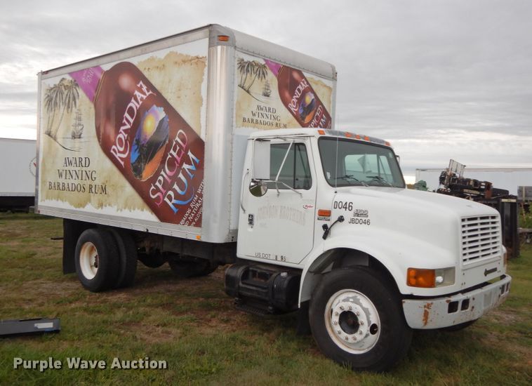 image for item HJ9585 2001 International 4700  box truck