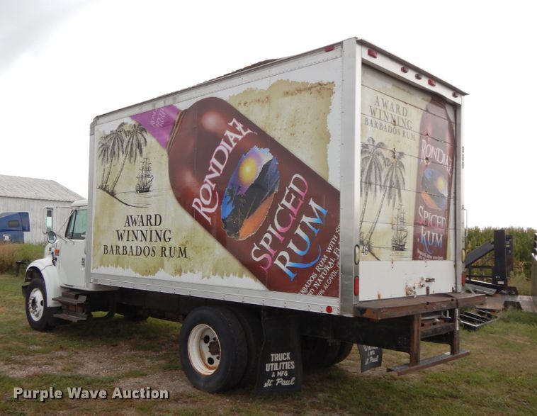 image for item HJ9585 2001 International 4700  box truck