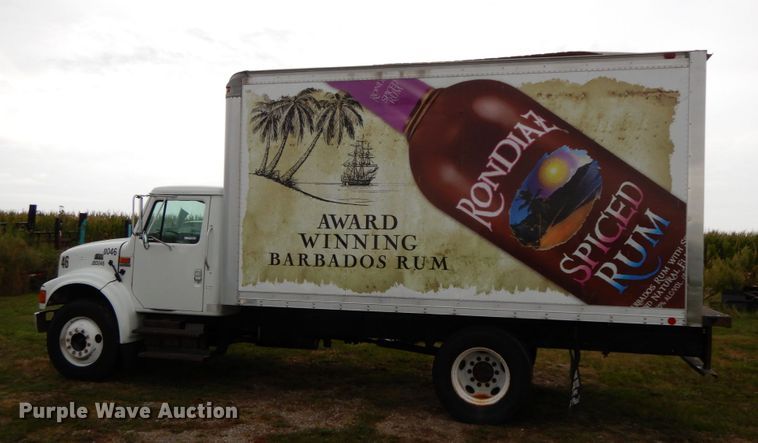 image for item HJ9585 2001 International 4700  box truck