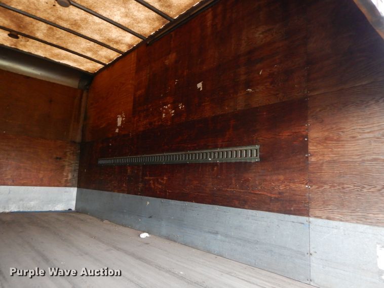 image for item HJ9585 2001 International 4700  box truck