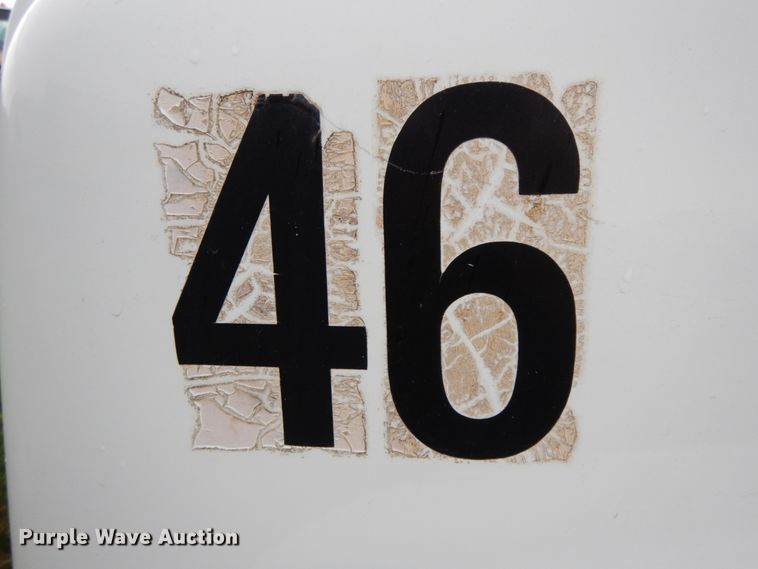 image for item HJ9585 2001 International 4700  box truck