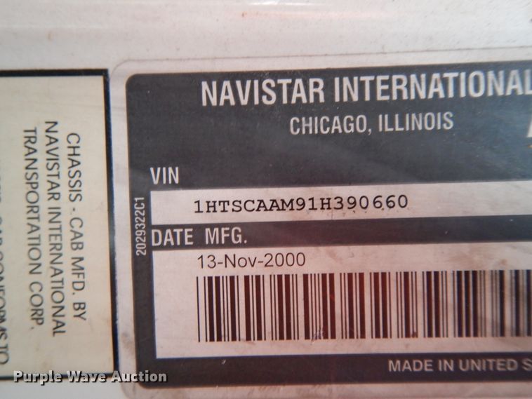 image for item HJ9585 2001 International 4700  box truck