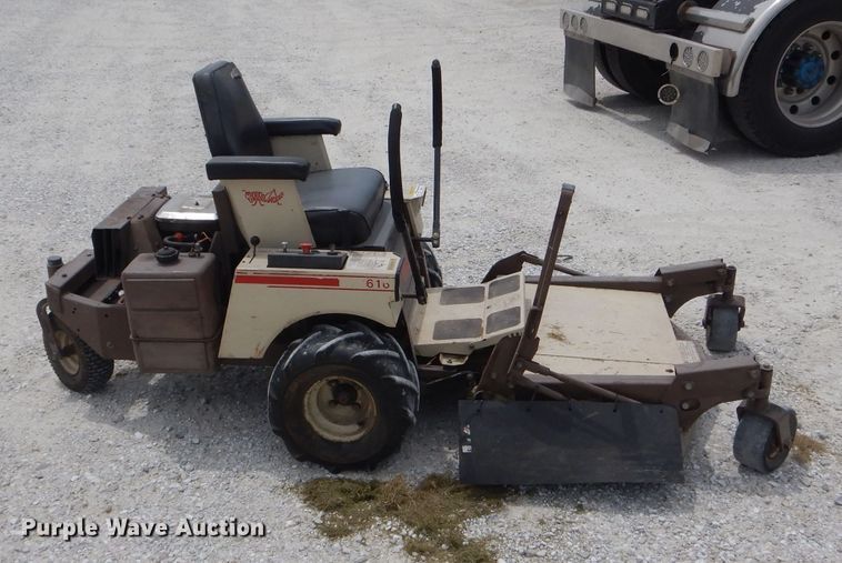 image for item HM9697 Grasshopper 616 ZTR lawn mower