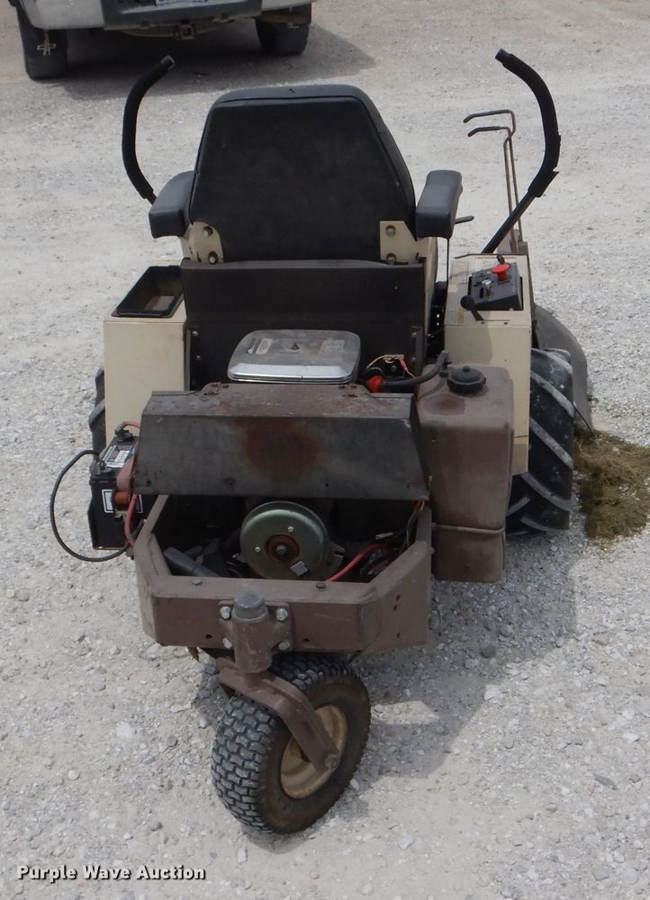 image for item HM9697 Grasshopper 616 ZTR lawn mower