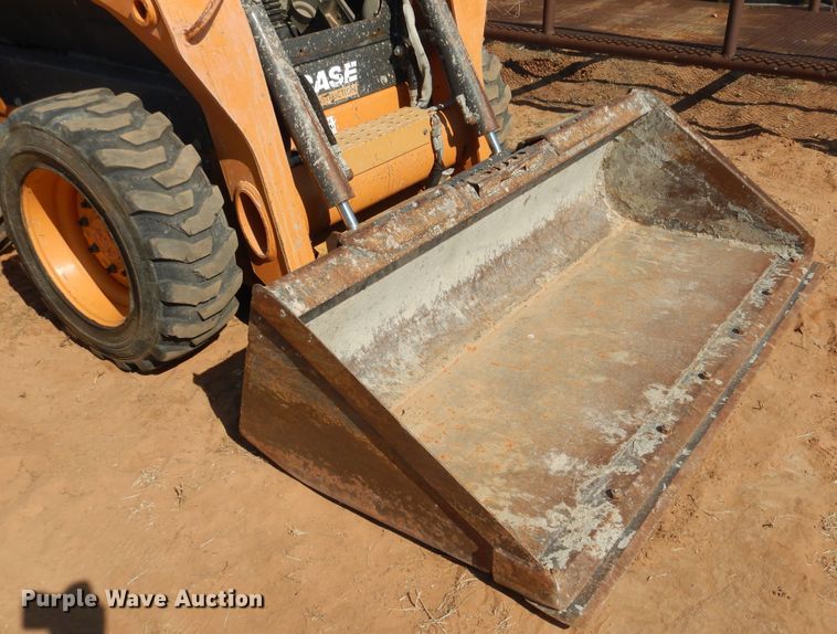 image for item HO9032 2013 Case SR175  skid steer loader