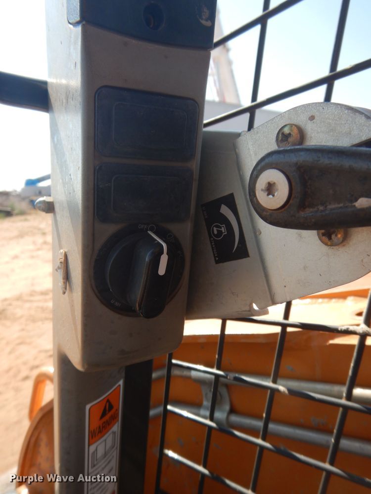 image for item HO9032 2013 Case SR175  skid steer loader