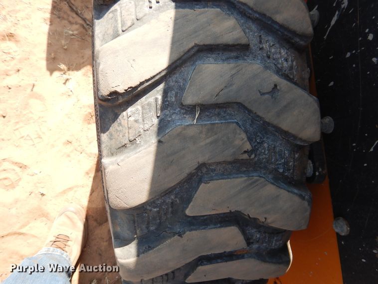 image for item HO9032 2013 Case SR175  skid steer loader