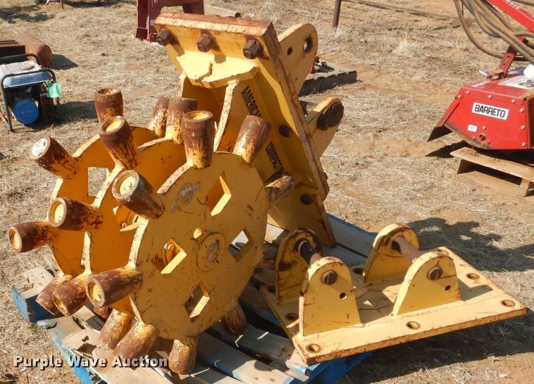 image for item HO9066 American Compaction excavator wheel