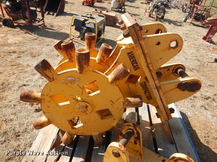 image for item HO9066 American Compaction excavator wheel