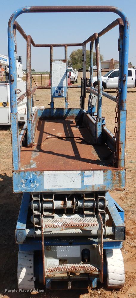 image for item HO9079 Genie G5-1930  scissor lift