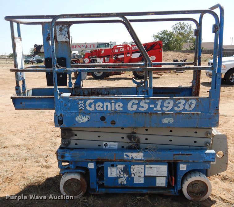 image for item HO9079 Genie G5-1930  scissor lift