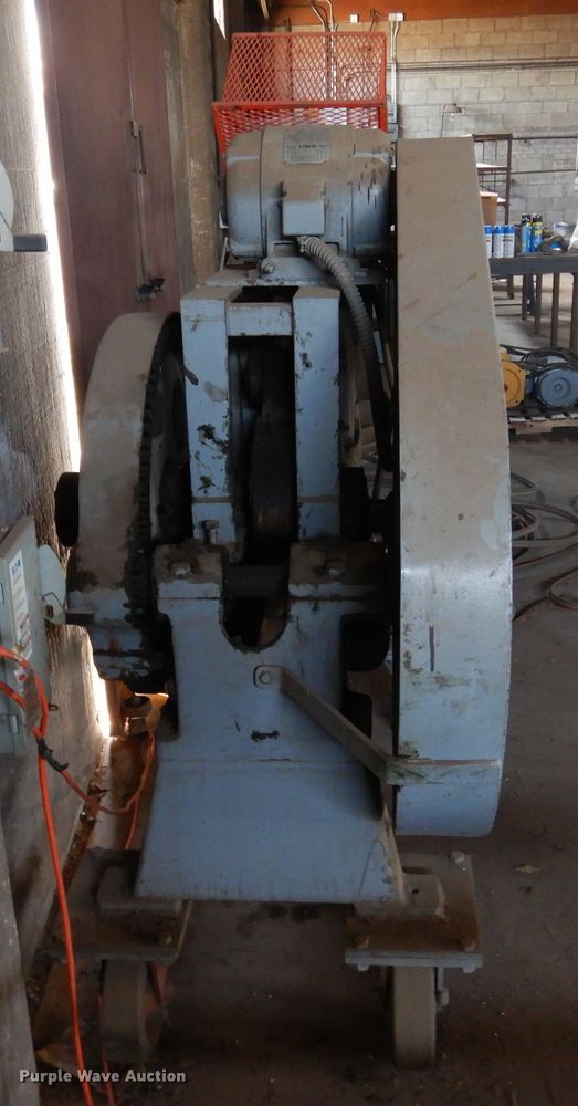 image for item HO9082 Hendley and Whittemore fly wheel metal shear