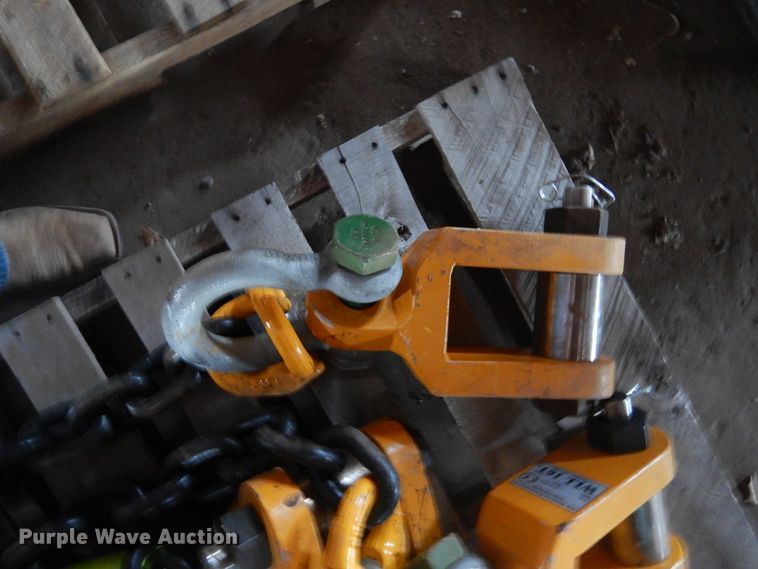 image for item HO9084 (2) sets of lifting chains