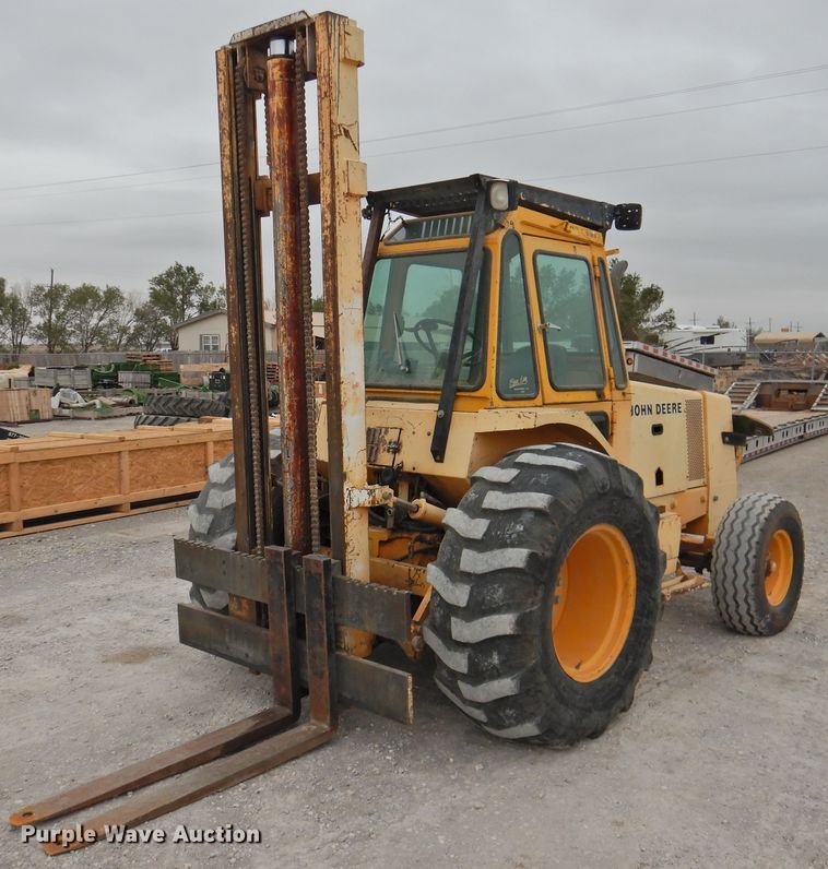 image for item HO9901 1989 John Deere 482C  forklift