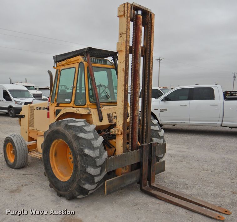 image for item HO9901 1989 John Deere 482C  forklift