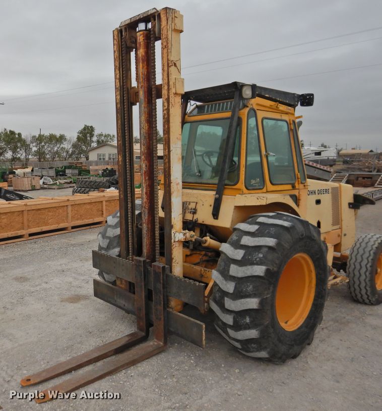 image for item HO9901 1989 John Deere 482C  forklift