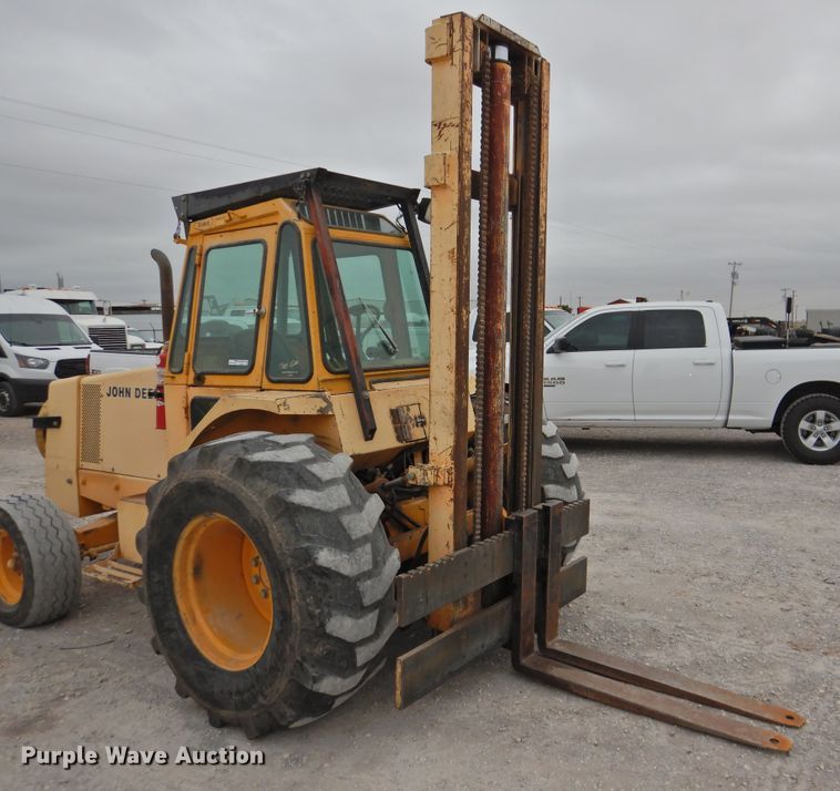 image for item HO9901 1989 John Deere 482C  forklift