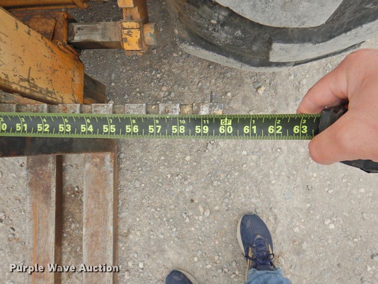 image for item HO9901 1989 John Deere 482C  forklift