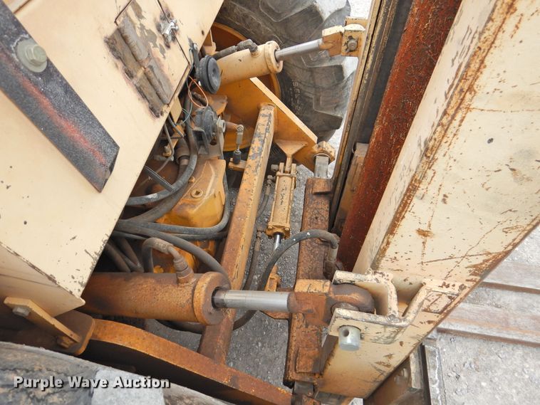 image for item HO9901 1989 John Deere 482C  forklift