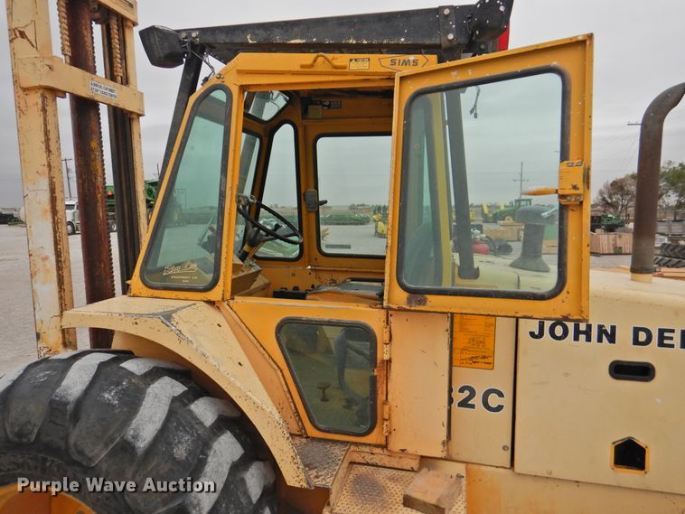 image for item HO9901 1989 John Deere 482C  forklift