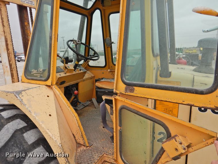 image for item HO9901 1989 John Deere 482C  forklift