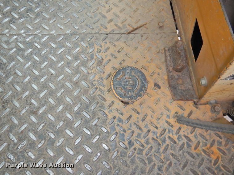 image for item HO9901 1989 John Deere 482C  forklift