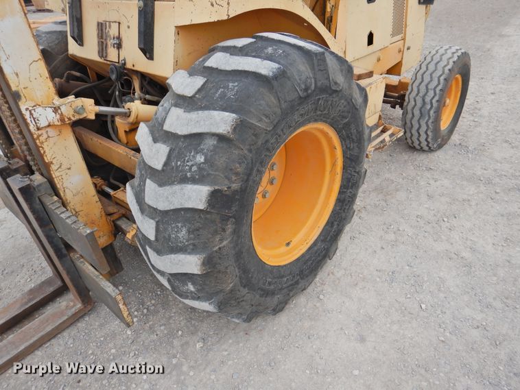 image for item HO9901 1989 John Deere 482C  forklift