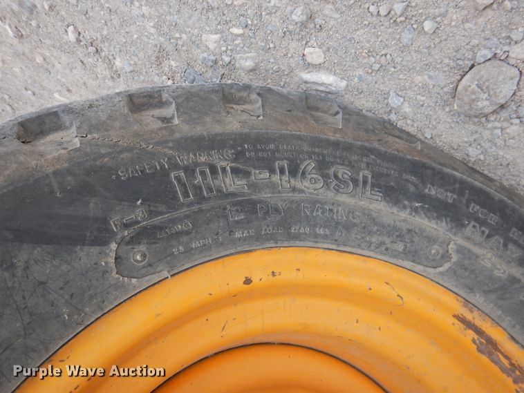 image for item HO9901 1989 John Deere 482C  forklift